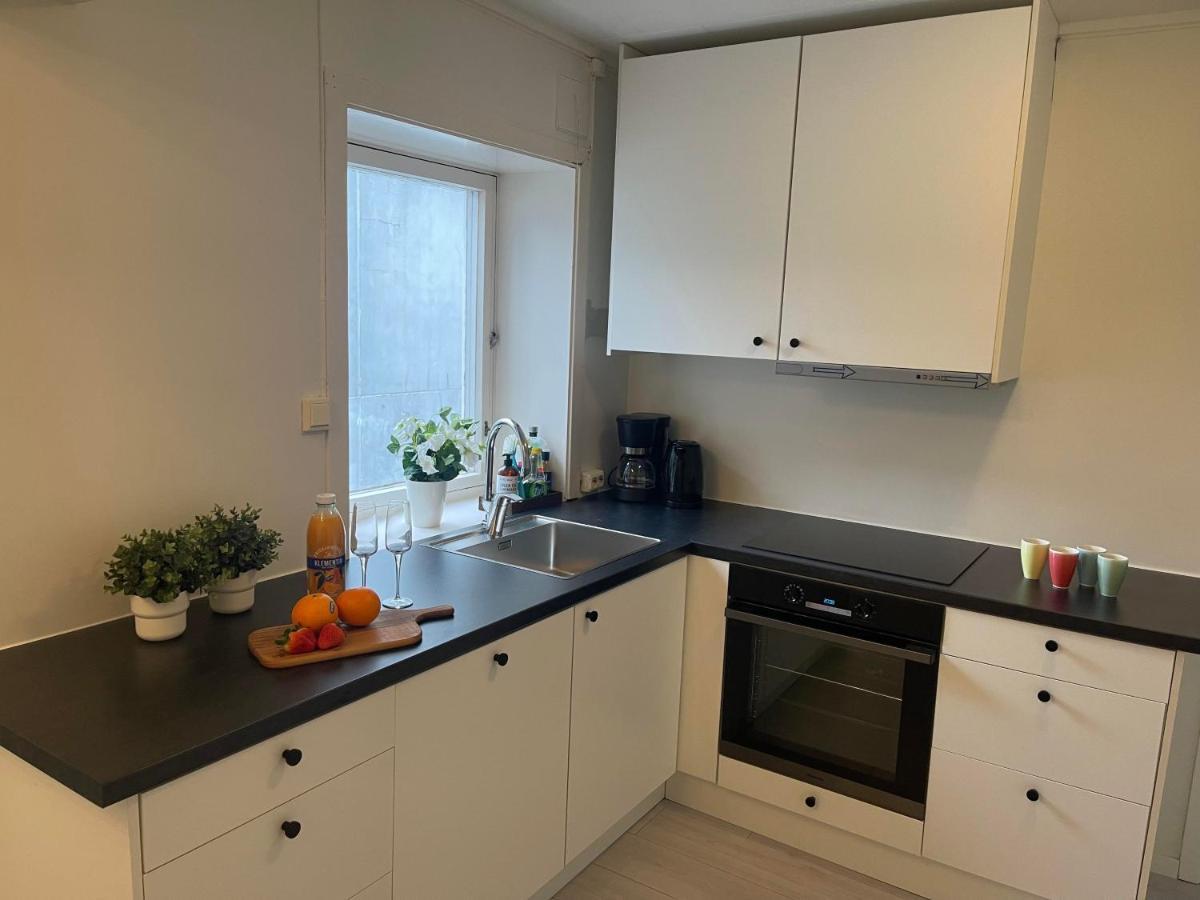 Romslig Leilighet Sentralt I Svolvaer Sentrum Esterno foto