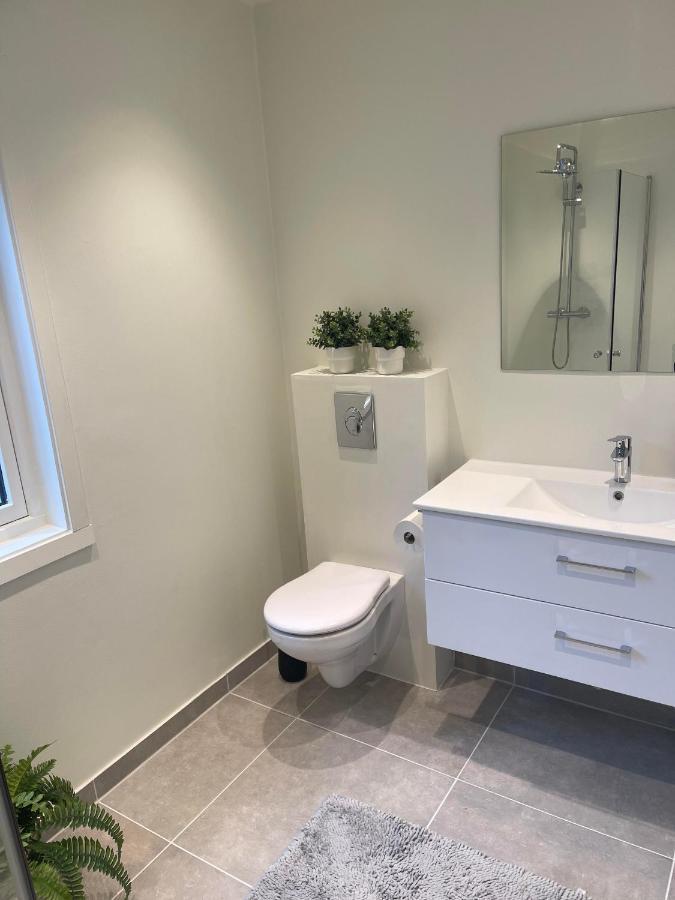 Romslig Leilighet Sentralt I Svolvaer Sentrum Esterno foto